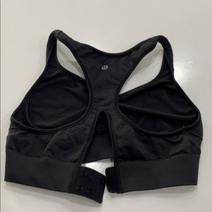 Lululemon sports bra
